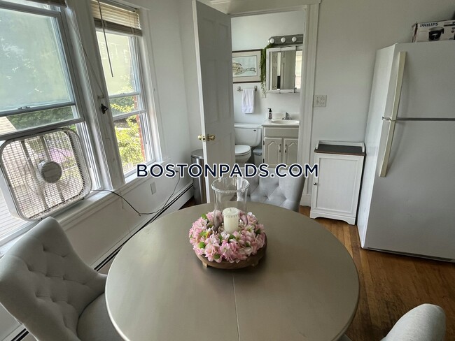 66 Algonquin Rd, Unit 2