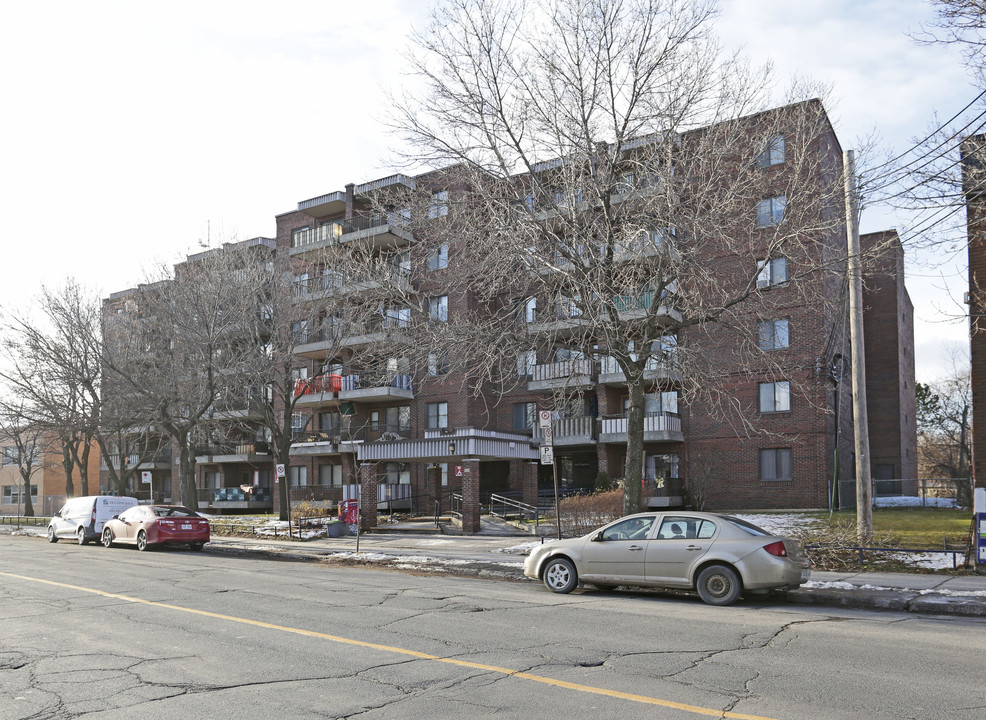 5605 Upper-Lachine in Montréal, QC - Building Photo