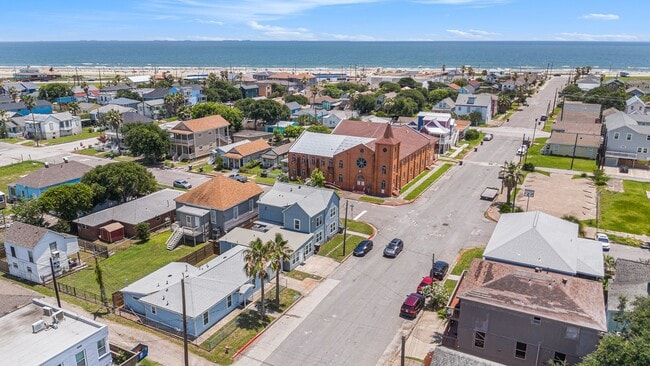 property at 1014 11th St