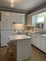 609 Prospect Dr SE, Unit Apt 2 in Decatur, AL - Building Photo