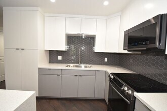 2709 Beaver Creek Ct in Las Vegas, NV - Building Photo - Building Photo