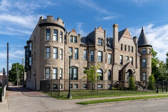 The James Scott Mansion in Detroit, MI - Foto de edificio - Building Photo