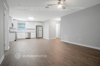 210 Meadowbrook Dr in Mcdonough, GA - Foto de edificio - Building Photo