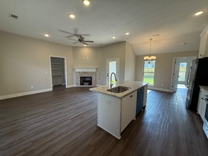 112 Madisonville Dr in Canton, MS - Building Photo - Building Photo