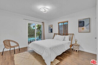 1006 N Crescent Heights Blvd in West Hollywood, CA - Building Photo - Building Photo