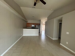 523-527 SE 6th Pl in Cape Coral, FL - Building Photo - Building Photo