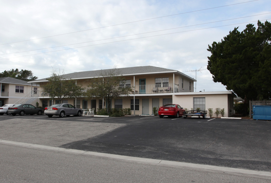 209 Avenida Des Parques N in Venice, FL - Foto de edificio