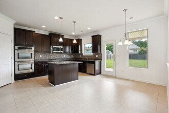 90 Oakwood Dr in Covington, GA - Building Photo - Building Photo