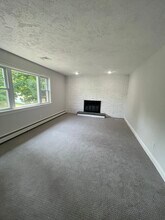 175 Dale St, Unit #2 in Waltham, MA - Foto de edificio - Building Photo