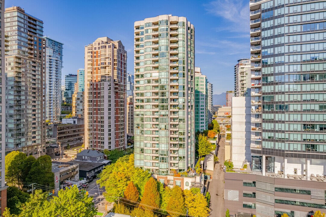 Rosedale Gardens in Vancouver, BC - Building Photo