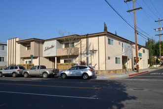 232 N Verdugo Rd in Glendale, CA - Building Photo - Building Photo