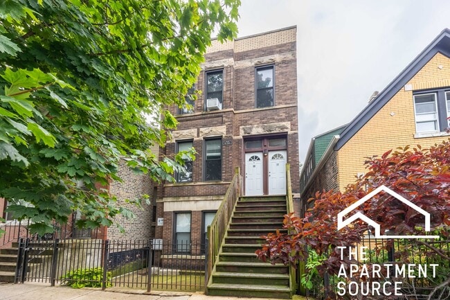 2031 W Moffat St, Unit #2 in Chicago, IL - Foto de edificio - Building Photo