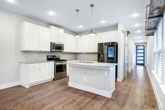 507 Elmhurst Ave in San Antonio, TX - Building Photo - Building Photo