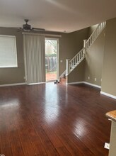 5 N Beach Pl in Sacramento, CA - Foto de edificio - Building Photo