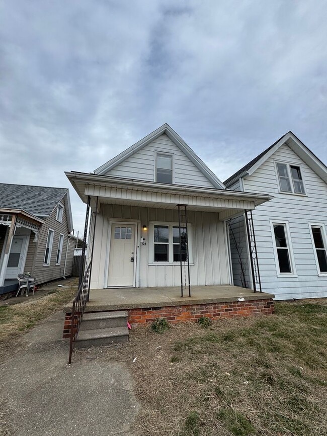 property at 106 E Maryland St
