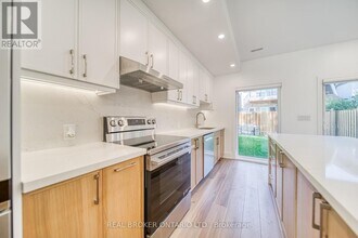 72 Jones Ave in Toronto, ON - Building Photo - Building Photo