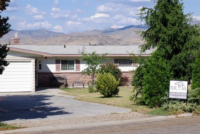 property at 1508 Sunrise Rim Rd