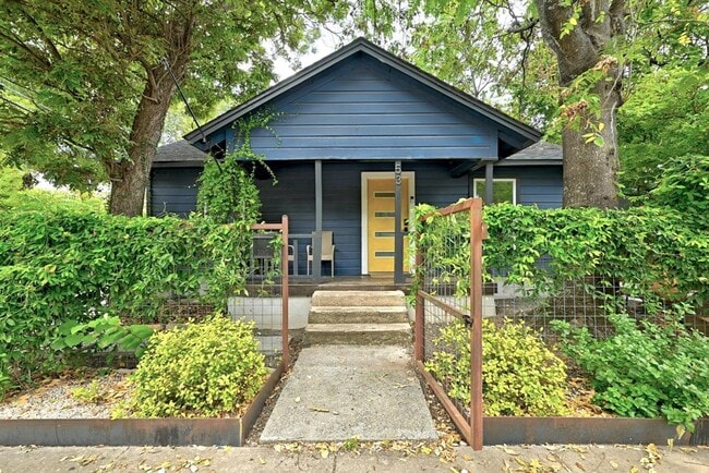 property at 53 Comal St