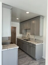 14633 Sylvan St in Los Angeles, CA - Building Photo - Building Photo