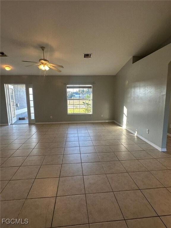 395 Palomar Ave in Lehigh Acres, FL - Building Photo - Building Photo