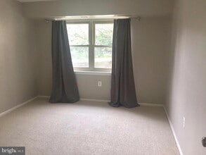 401 N Beauregard St, Unit Mayflower II in Alexandria, VA - Building Photo - Building Photo