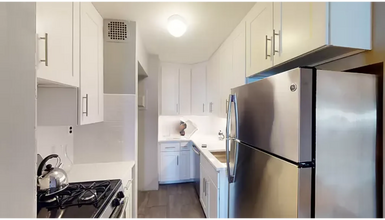 452 W 19th St, Unit 2A in New York, NY - Building Photo - Building Photo