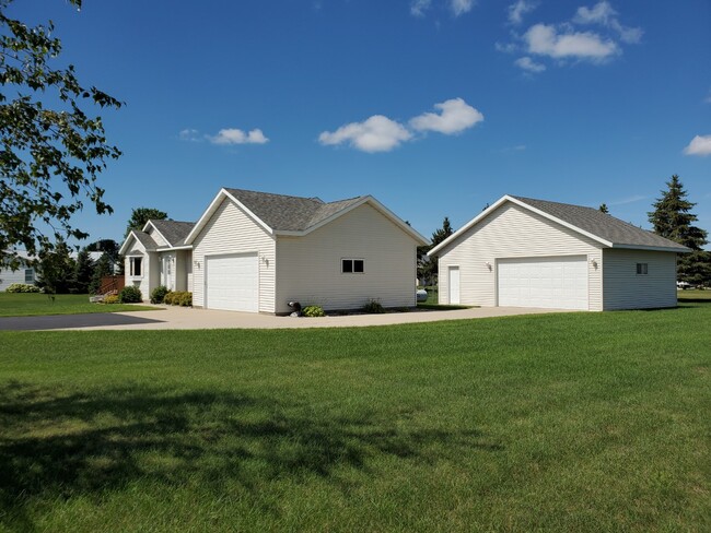 2819 County Road 86 SE in Alexandria, MN - Building Photo - Building Photo