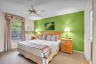 600 Neapolitan Way in Naples, FL - Building Photo - Building Photo