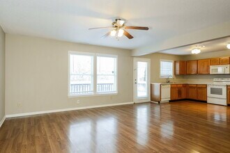 8836 Hosta Way in Indianapolis, IN - Foto de edificio - Building Photo