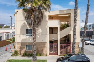 1347 23rd St in Santa Monica, CA - Foto de edificio - Building Photo