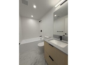 13738 Central Ave in Surrey, BC - Building Photo - Building Photo