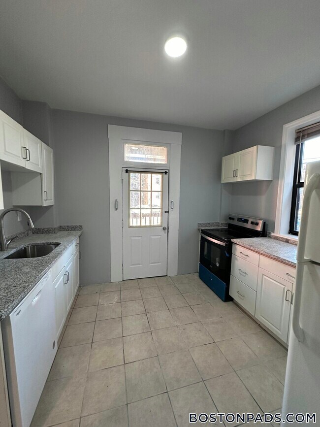 8 Royce Rd