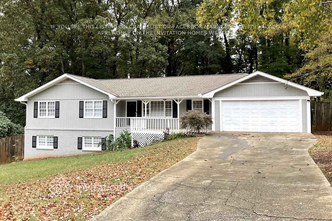 1734 Lamancha Dr NW in Lawrenceville, GA - Foto de edificio