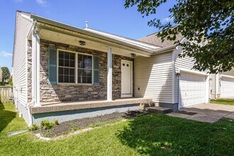 5215 Oldshire Rd in Louisville, KY - Building Photo - Building Photo