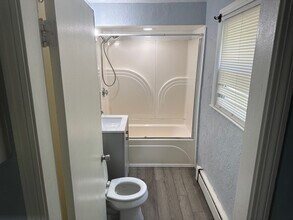 72 Longfellow Rd in Worcester, MA - Building Photo - Building Photo