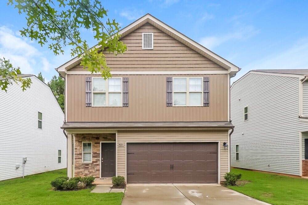 4331 Drifter Dr in Charlotte, NC - Building Photo