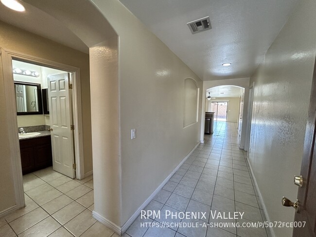 10021 W Veliana Way in Tolleson, AZ - Building Photo - Building Photo