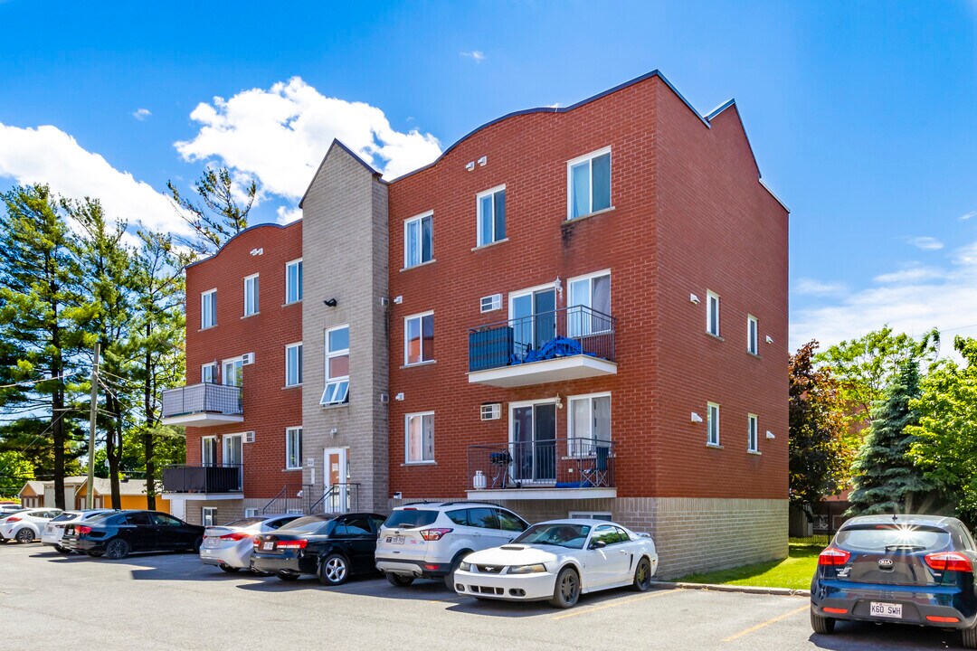 5741 Grande-Allée in Brossard, QC - Building Photo