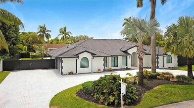 10240 SW 124th St in Miami, FL - Building Photo - Building Photo