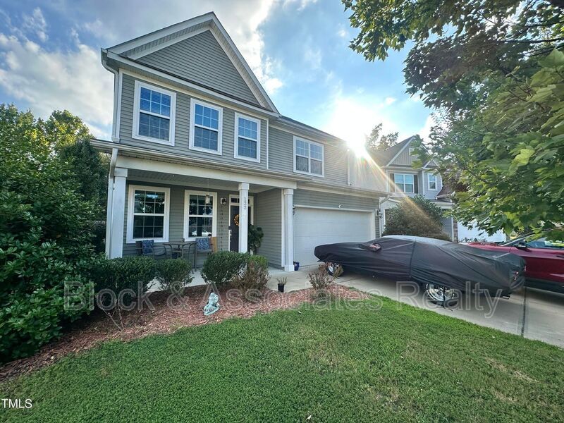 122 Tweedbank Ct in Fuquay Varina, NC - Building Photo