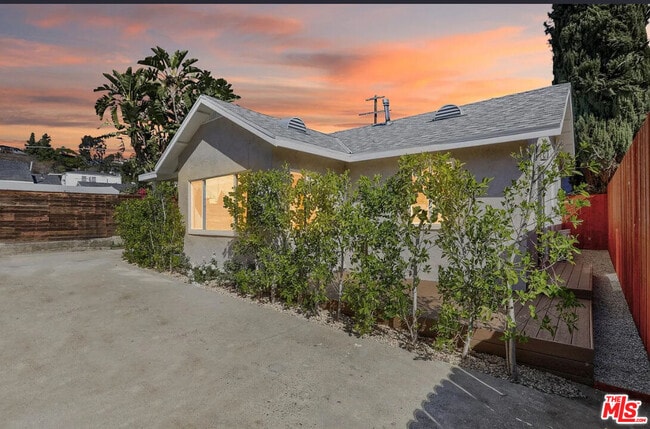 property at 1722 N Ave 45