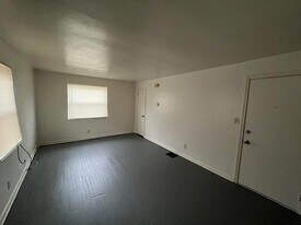 246 Basswood Ave in Dayton, OH - Building Photo