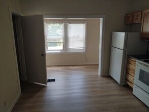 56 Park St in Orono, ME - Building Photo - Building Photo