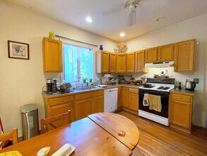 789 Somerville Ave, Unit 789 in Somerville, MA - Building Photo - Building Photo