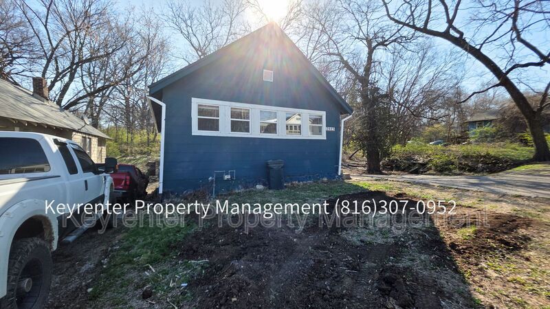 2923 Jackson Ave in Kansas City, MO - Building Photo