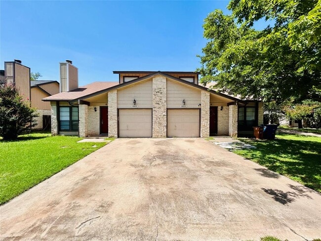 8800 Clearbrook Trail in Austin, TX - Building Photo - Building Photo
