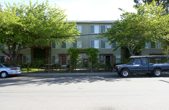 St. Clare Apartments in Redwood City, CA - Building Photo - Building Photo