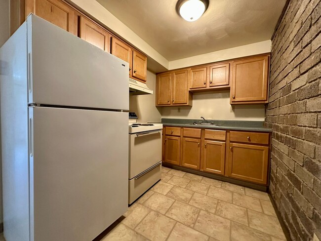 property at 406 Kellywood Manor