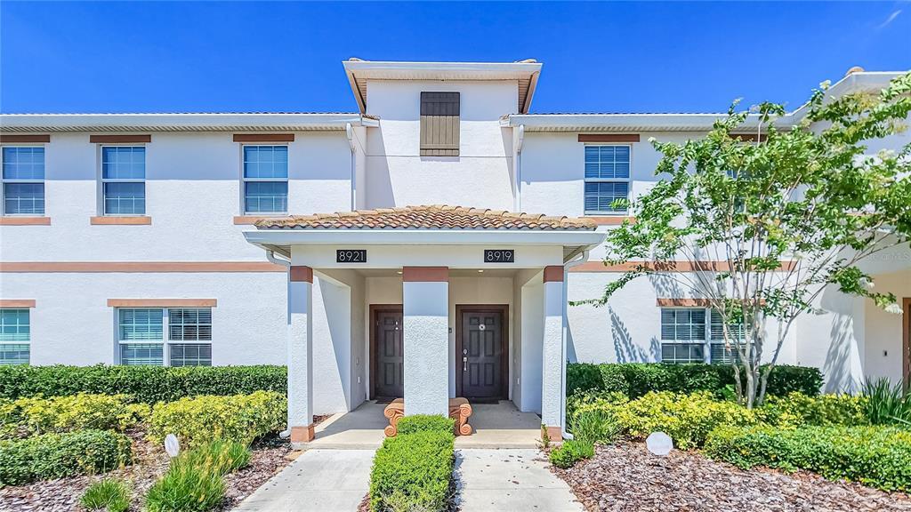 8919 Stinger Dr in Davenport, FL - Building Photo
