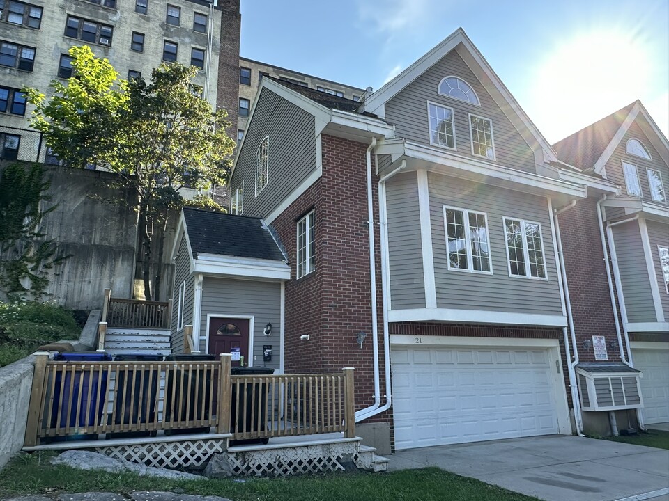 21 Radnor Rd in Boston, MA - Foto de edificio